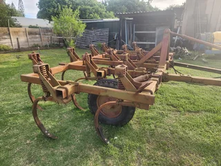 13 Tand Beitel Bloeg / 13 Tine Chisel Plough (006680)