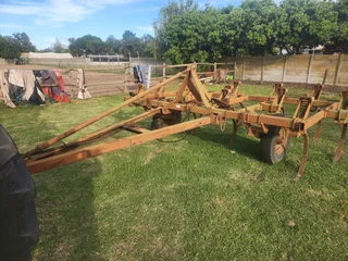 13 Tand Beitel Bloeg / 13 Tine Chisel Plough (006680)