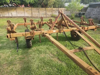 13 Tand Beitel Bloeg / 13 Tine Chisel Plough (006680)