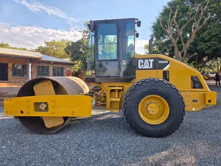 CAT CS 533 E Smooth Drum Compactor For Sale (012877)