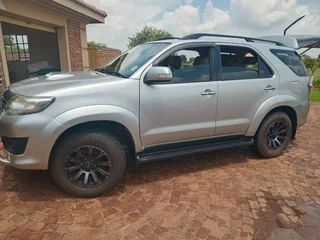 Toyota Fortuner 3.0 D-4D R/B Manual For Sale (012908)