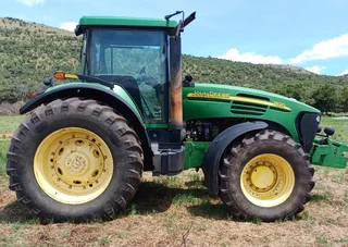 John Deere 7920 with 7820 body on For Sale (012909)