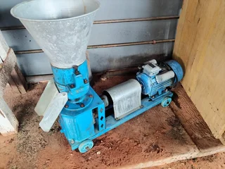 Elektriese Pellet Masjien / Electrical Pellet Machine For Sale (012942)