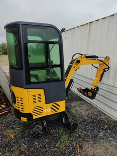 Mini Excavator / Graafmasjien For Sale (013052)