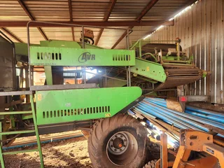 AVR Spirit 400 Enkel Ry Aartappel Stroper / Potato Harvester For Sale (013287)