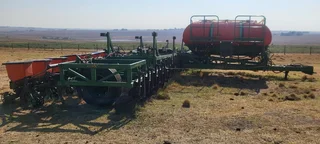 DBX 20 Row 76 Planter For Sale (013499)