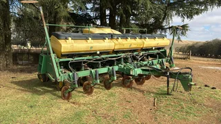 8 Row 76cm John Deere 2133 No Till Planter For Sale (013560)