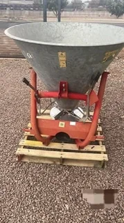 Kverneland Accord Discus Dry Fertilizer Spreader For Sale (013564)