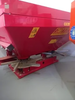 Rondini SR750 Dry Fertilizer Spreader For Sale (013576)