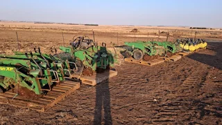 12x Max Emerge XP Vacuum Karretjies / Carts For Sale (013649)