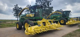 John Deere 7750 I Pro Drive 4x4 Kuilvoer Kerwer / Silage Cutter with 8 Row Table For Sale (013680)