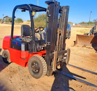 Manhand 2.5 Ton Forklift For Sale (013703)