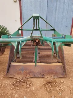 CropKing Dubbelry Aartapple Uithaler / Double Row Potato Harvester For Sale (013749)