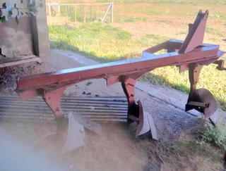 3 Skaar Ploeg / 3 Shear Plough For Sale (013767)
