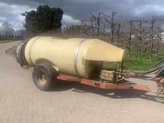Agrico 2000L Orchard Spuit / Sprayer For Sale (013778)