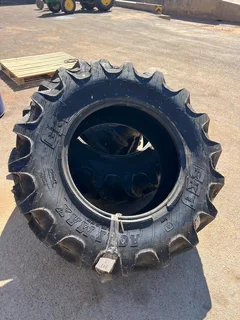 6x 340/85R24 New Tires / Nuwe Bande For Sale (013898)