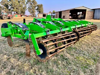 Bok.i 9 Tine 76 Inline Ripper with Roller and Pressure Wheel For Sale (013968)