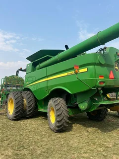 John Deere S770 Stroper / Combine Harvester For Sale (014030)