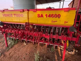 14 Row Vence Tudo Fine seed planter For Sale (014230)