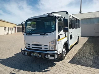 Isuzu 600 Personeel draer / Personnel Carrier For Sale (014236)