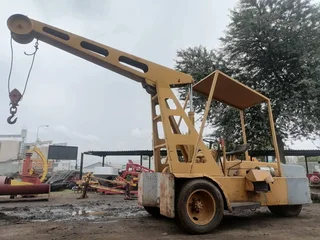 2 Ton 3 Wheel Crane For Sale (014242)