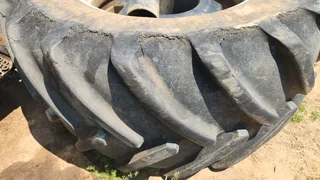 2x 900.50 R42 Gebruikte Trekker Bande / Used Tractor Tires For Sale (014315)