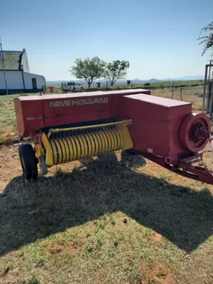 New Holland 276 Baler For Sale (014352)
