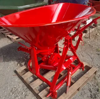Fertilizer Spreader / Kunsmis Strooier for Sale (014387)