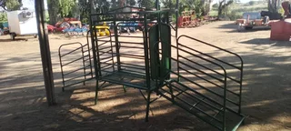 Nuwe Skaap Werkstasie / New Sheep Workstation For Sale (014474)