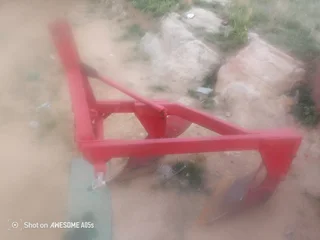 Massey Ferguson 188 Trekker met 2 Skaar Ploeg / Tractor with 2 Disc Furrow Plough for Sale (014514)