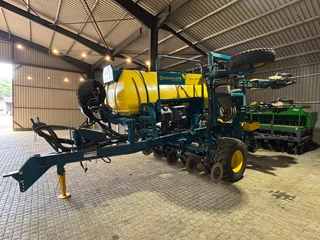 8 Row .76 SL Equalizer Planter For Sale (014568)