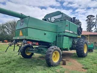 John Deere Titan ll 7720 Stroper / Combine Harvester For Sale (014584)