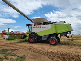 Claas Lexion 600 Stroper / Combine Harvester with Claas C900 Header for Sale (014767)