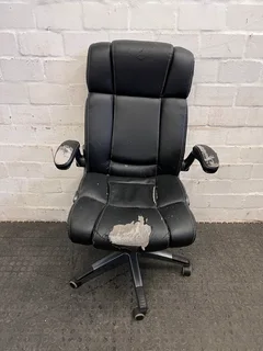 Black Padded Office Armchair on Wheels (Peeling Pleather)- A47967