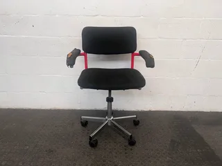 Black Mid-Back Office Chair with Red Frame (Damaged Arm Rests)- A46115