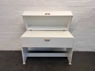 White Wooden Linen Cupboard - REDUCED- A48795