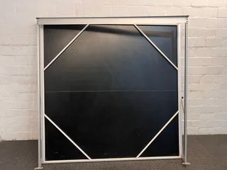 Projector Screen with Angle Brackets 180 x 180cm- A48670
