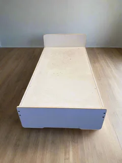 Simple White Single Bed Frame - Minor Wear - Reduced- A55847