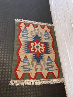 Vibrant Red Area Rug – Add Warmth and Style to Any Room 80 by 120- A56113