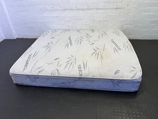 Comfortable Bamboo King Mattress – Good Condition, Minor Signs of Use- A53218