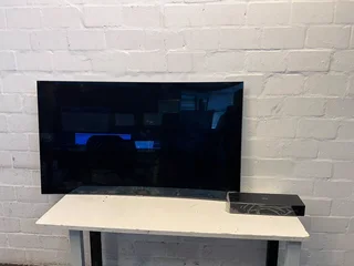 37" Samsung Curved Smart TV with One Connect Box (Cracked screen)- A54182