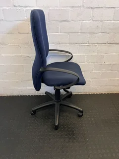 Ergonomic Navy Office Chair with Minor Wear - Comfortable &amp; Versatile- A55386