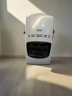 Compact Delonghi Silver Heater With Minor Scratches - Price Drop- A52760