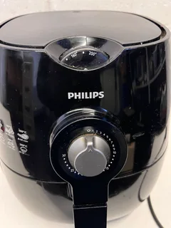 Philips Black Air Fryer – Healthy Cooking with Minor Scratches- A54326