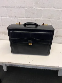 Classic Black Leather Briefcase with Gold Accents – Vintage Charm- A52574