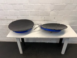 Round Cast Iron Braai Pan with Blue Base – Durable & Unique Design- A52446