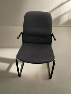 Black Upholstered Office Chair with Armrests – Minor Wear- A54710