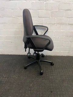Mid Back Office Chair On Wheels (With Arms)- A47438