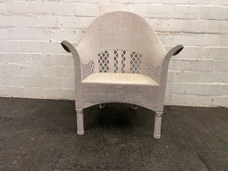 White Wicker Outdoor Chair- A47248
