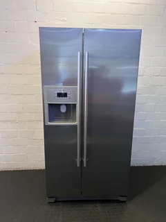 Siemens Stainless Steel Side-by-Side Refrigerator with Water &amp; Ice Dispenser- A56122